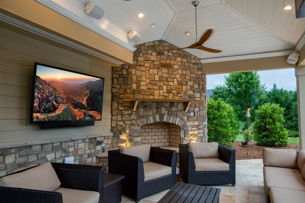 SunBriteTV Veranda Series 4K Outdoor TV
